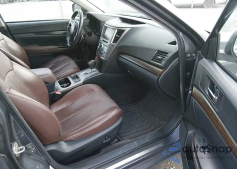 2014 Subaru Outback 2.5I Limited z USA, uszkodzony, nr VIN 4S4BRBPC8E3240845